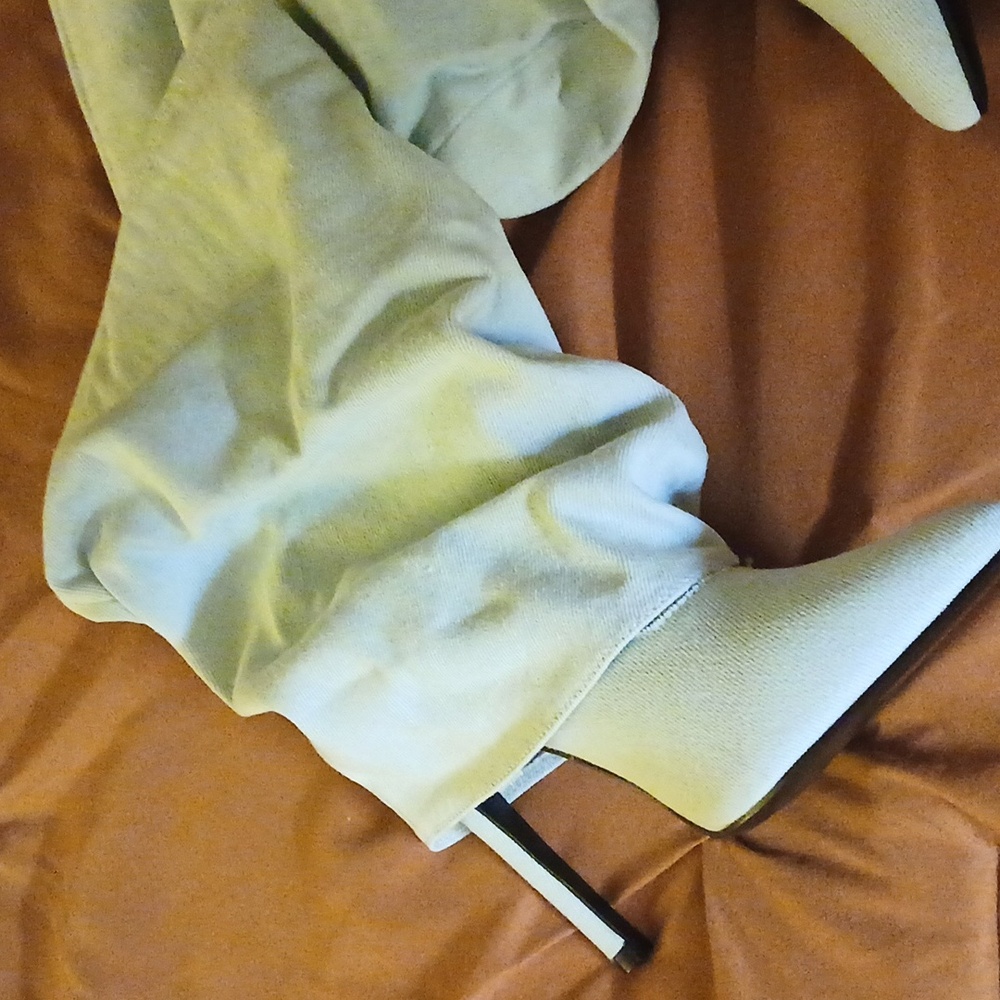 NWOT LIGHT DENIM SCRUNCH BOOTS - Picture 3 of 5